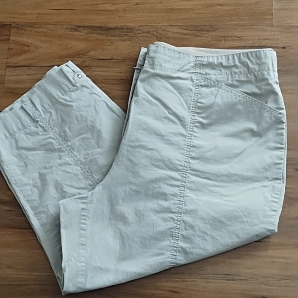 Chico's Capris Chico's Size 2.5